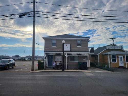 Ashworth | Hampton