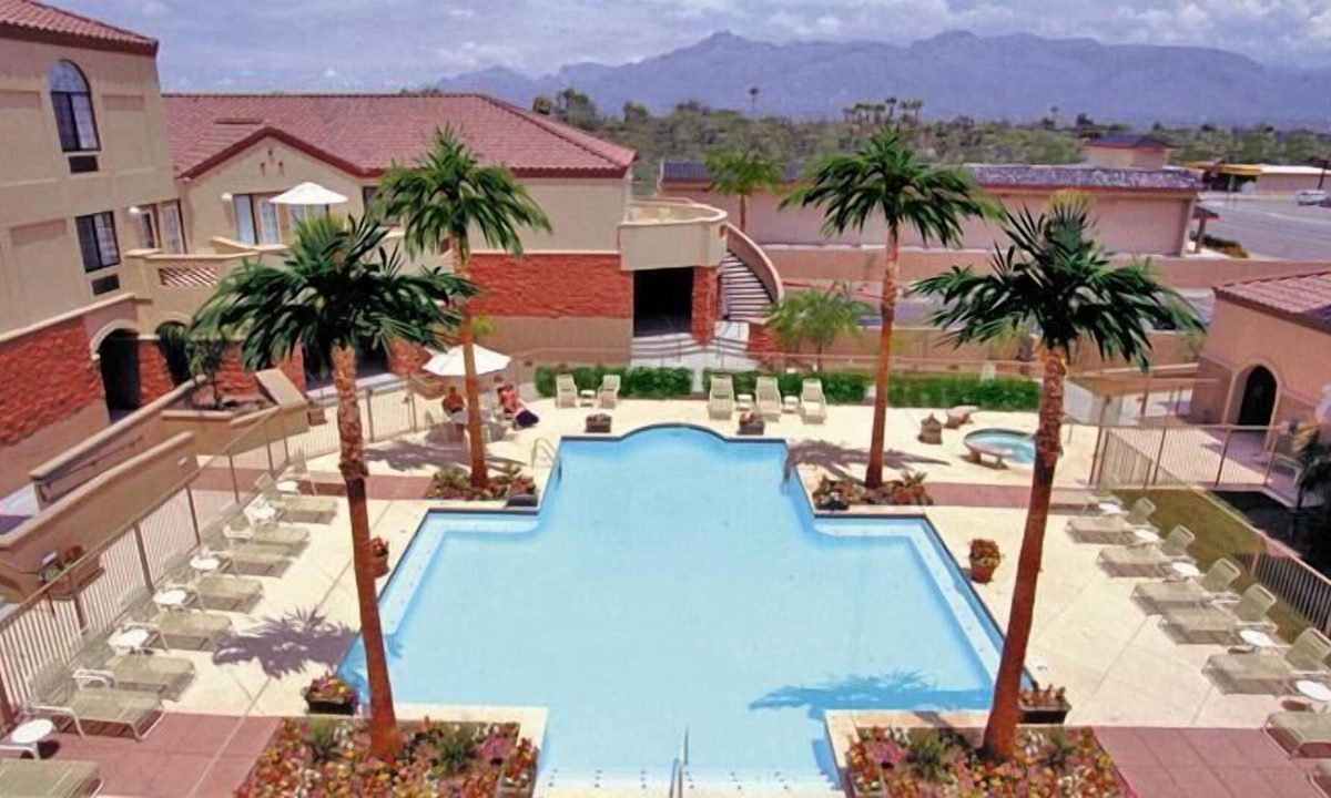Resort Golf Hike Shop Dine | Miramonte