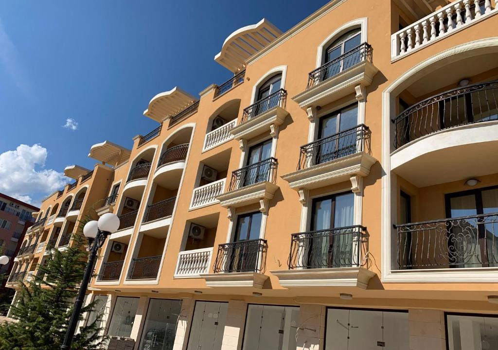 Villa Astoria | Elenite