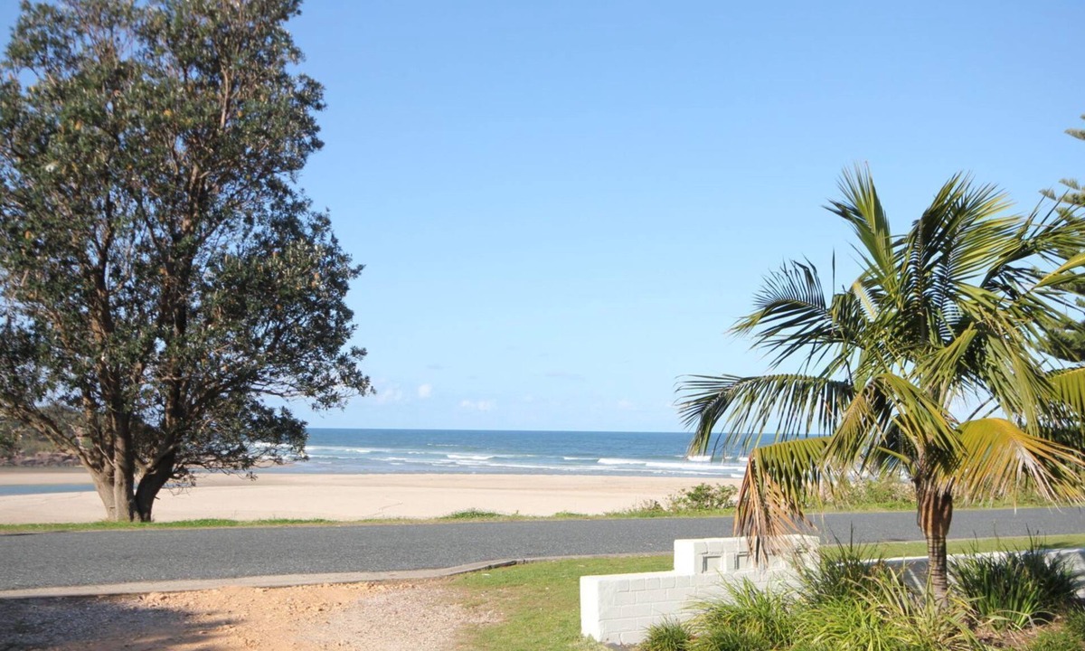Beachfront Bundella Lc | Lake Cathie