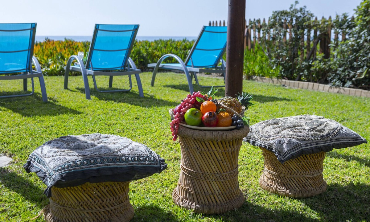 Beachfront Meneou | Meneou