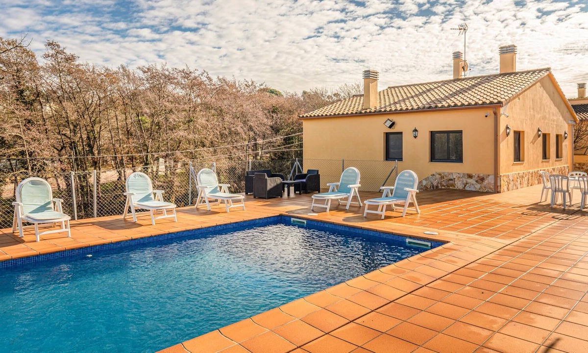 Accommodation Maçanet De Selva | Mont Barbat