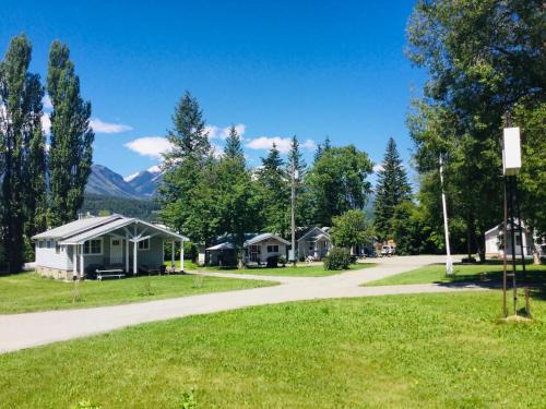 Brookside Motel | Golden