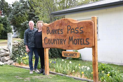 Burkes Country Motels | Burkes Pass