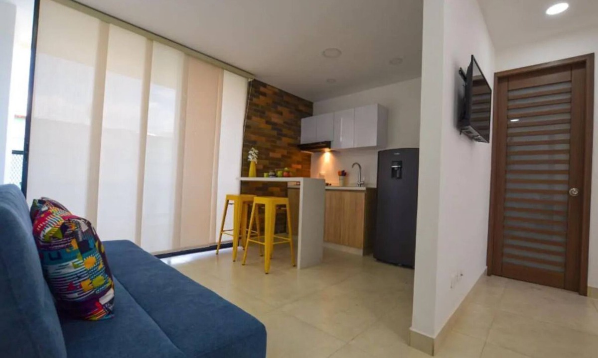 Cali Mantis Loft Blue | San Fernando