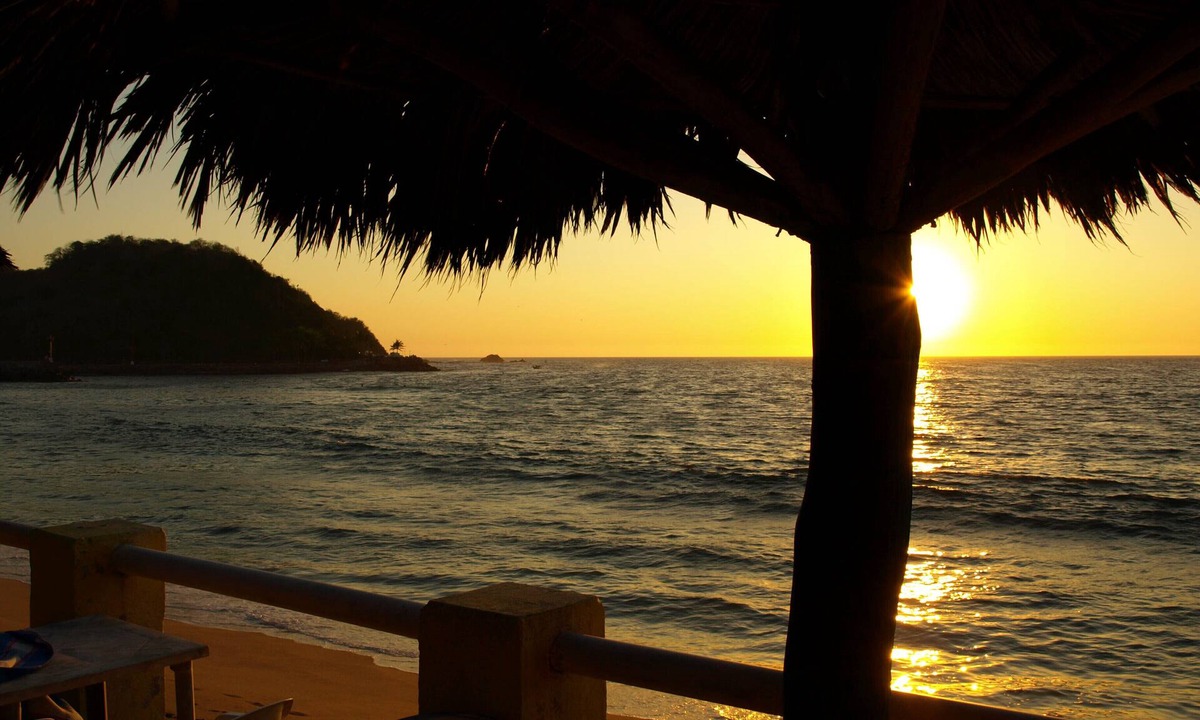 Casa Mar Y Sol Beach Restaurant | Barra de Navidad