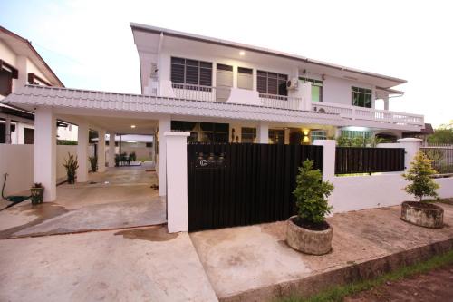 Inn Homestay | Miri