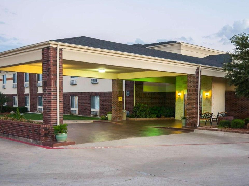 Comfort Inn Red Oak | Red Oak