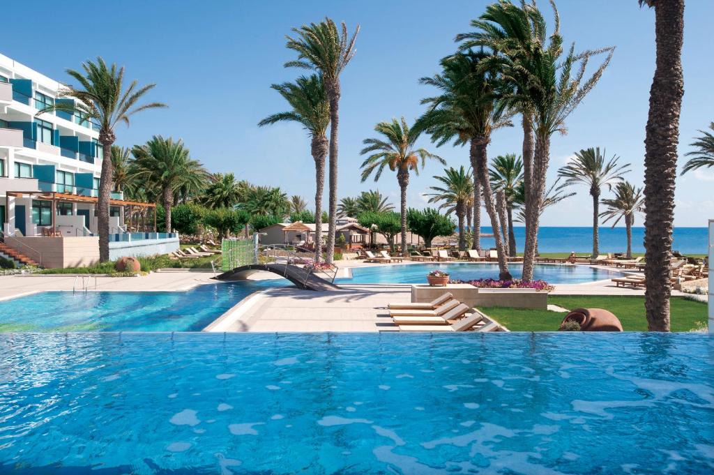 Constantinou Bros Asimina Suites Hotel | Geroskipou