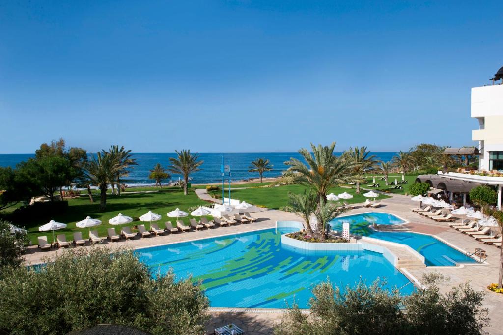 Constantinou Bros Athena Royal Beach Hotel | Paphos