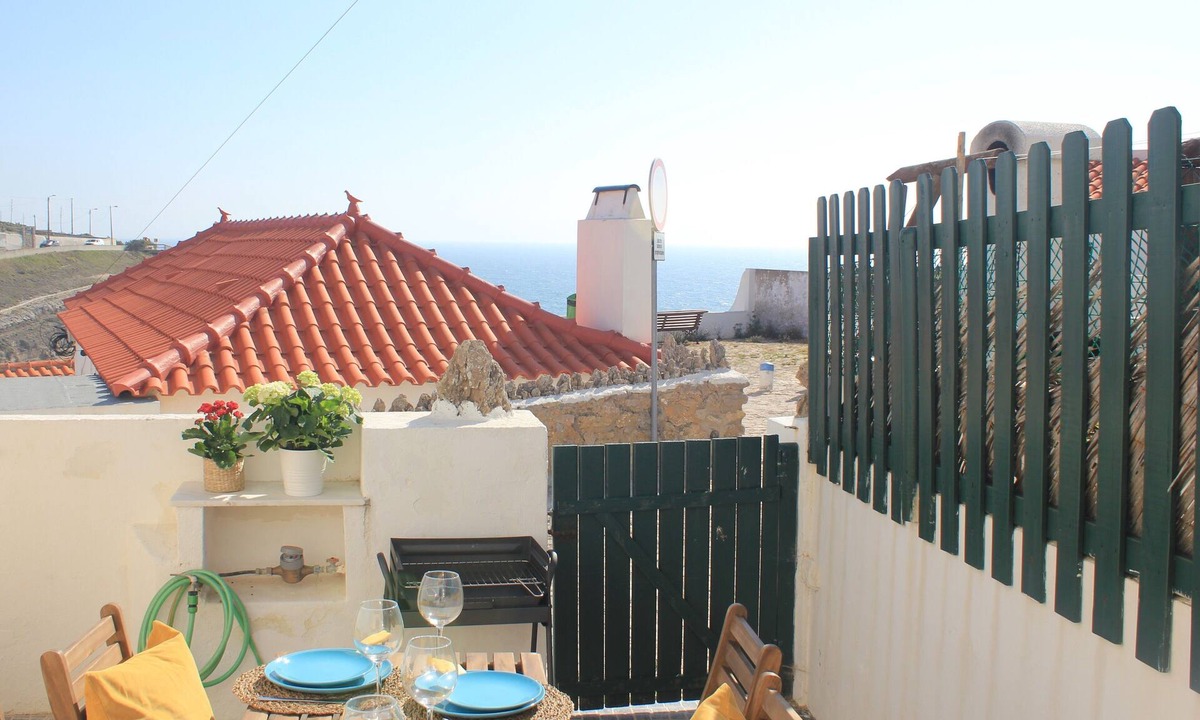 Cozy Azenhas Mar Cottage | Azenhas do Mar