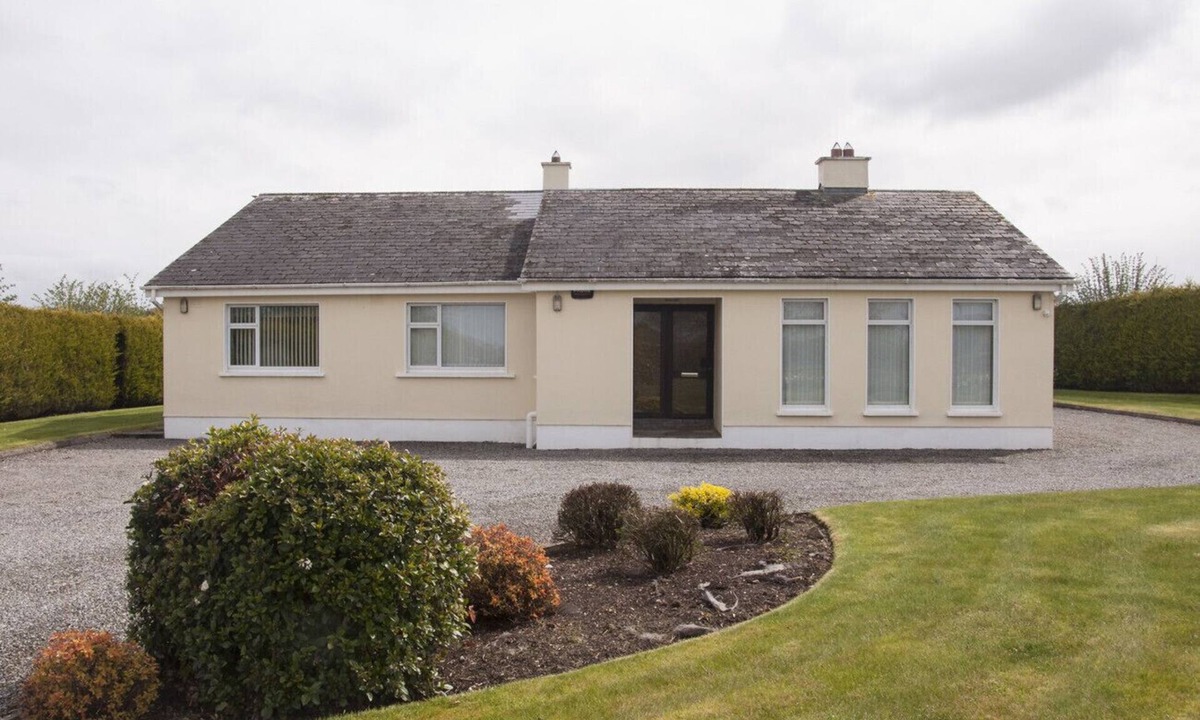 Eagle Holiday | Moone
