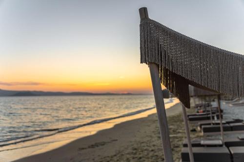 Glaronissi Beach | Plaka