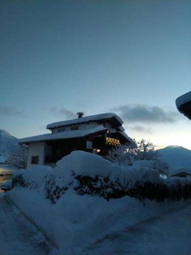 Ferienhaus Bach Für Personen Mit Schlafzimmer | Reutte