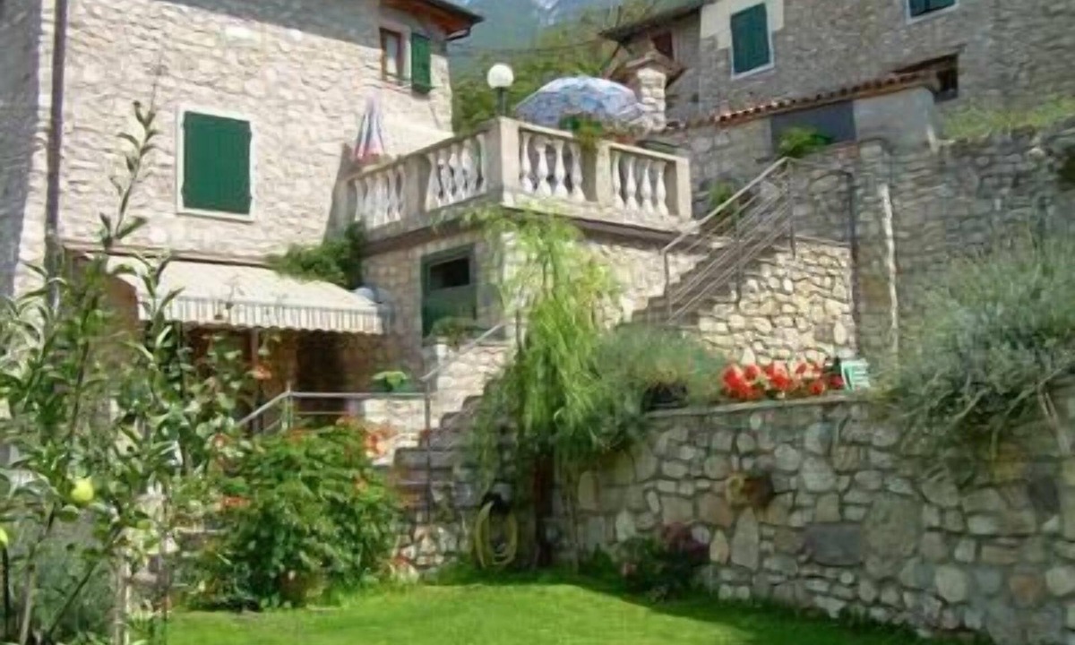 Holiday Brenzone Persons | Castelletto