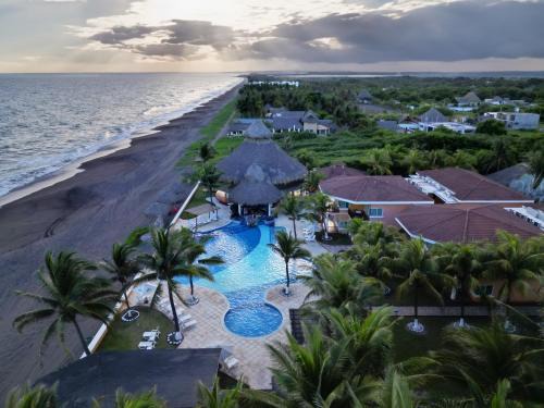 Hotel Cayman Suites | Monterrico