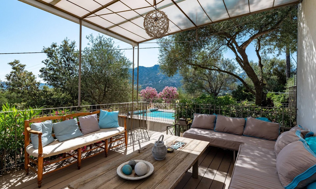 Oliviers Belle Maison Familiale Piscine | Occhiatana
