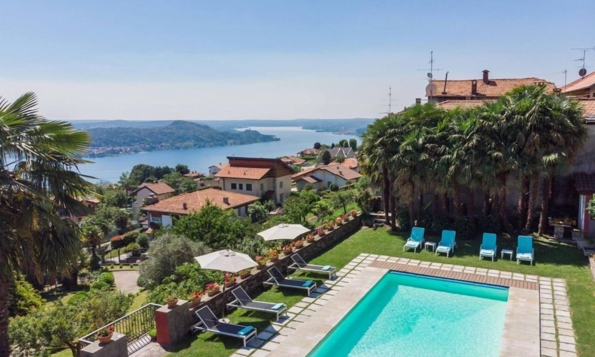 Maggiori Villa Rentals Rental | Brovello-Carpugnino