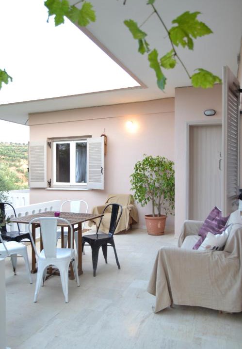 Peaceful Loutraki Village | Platanias