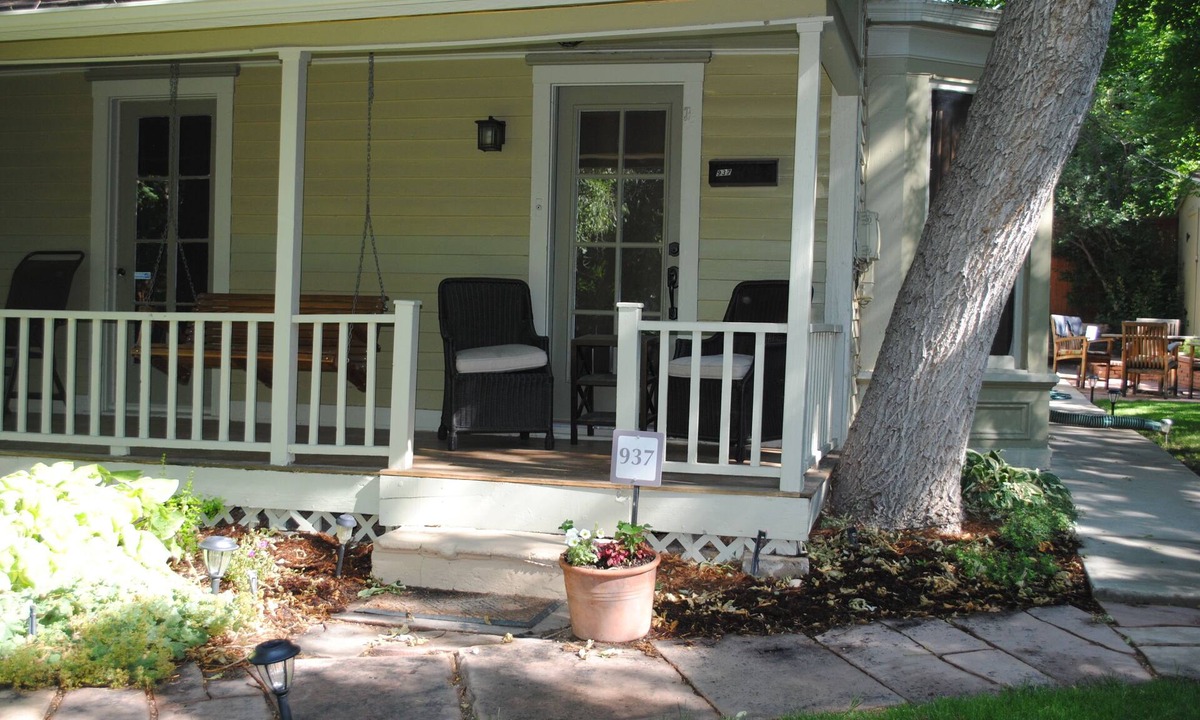 Downtowns | Mapleton Hill