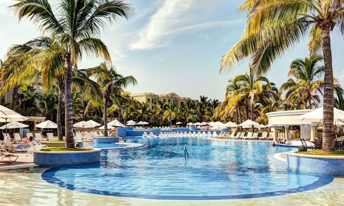Pueblo Bonito Emerald Bay | Cerritos