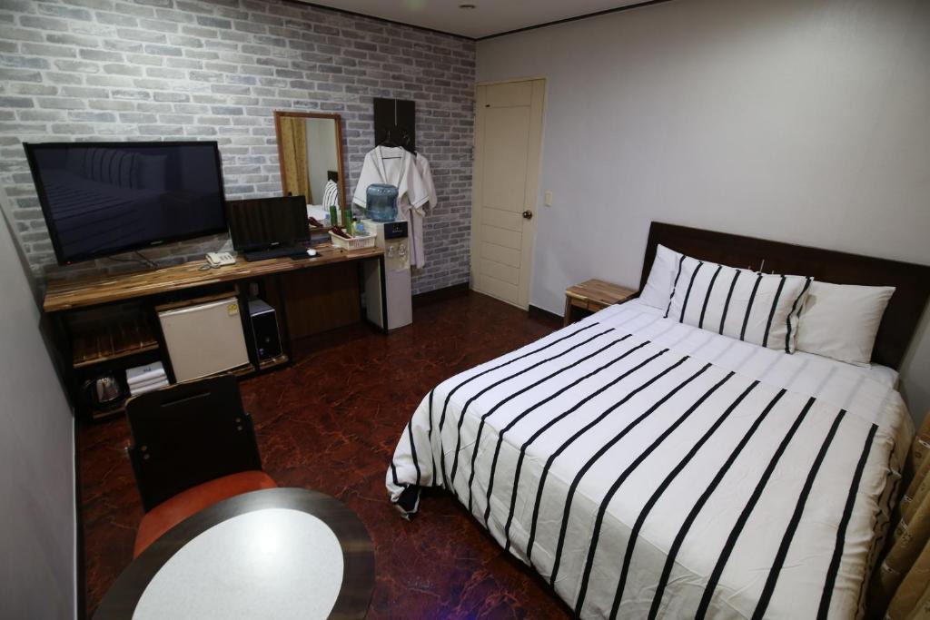 Motel | Bongmyeong-dong