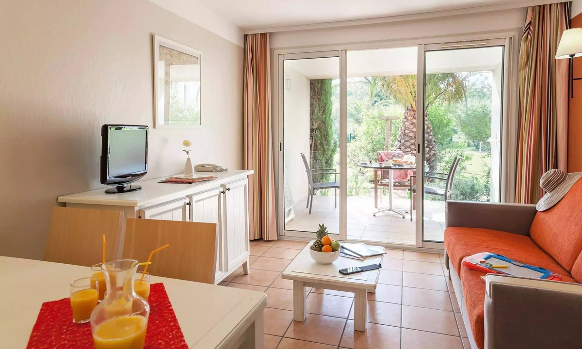 Residence Pierre Vacances Le Hameau De La Pinede Air Conditioned People | Giens