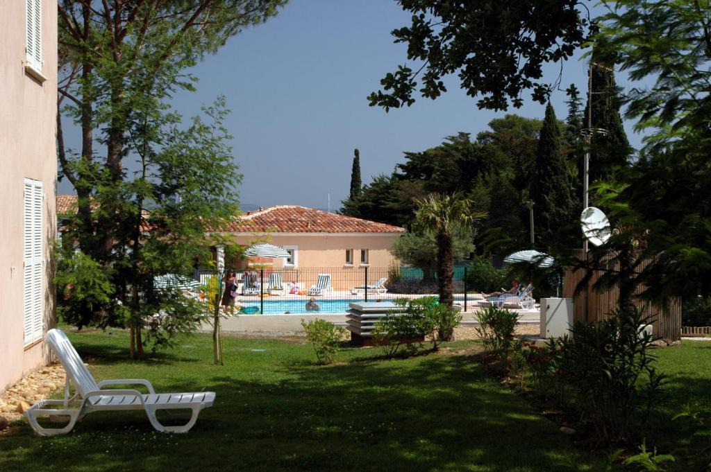 Prestige Residence Odalys Le Clos Bonaventure People | Cote d'Azur- French Riviera