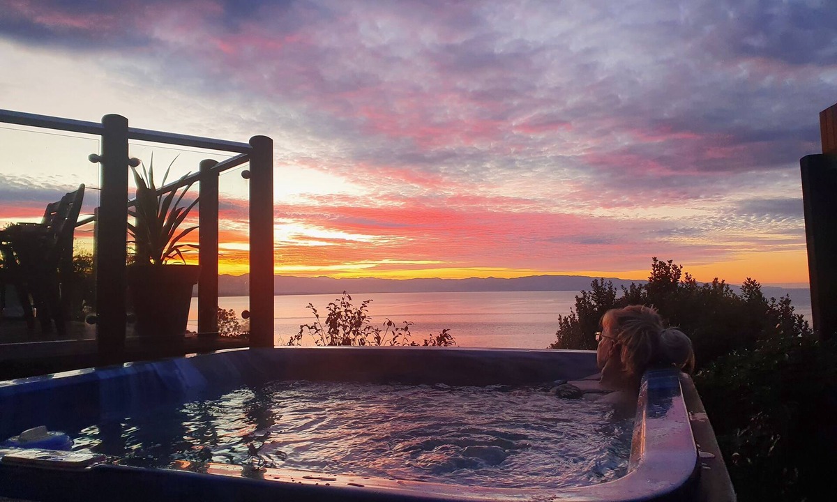 Selah Retreat | Tahunanui