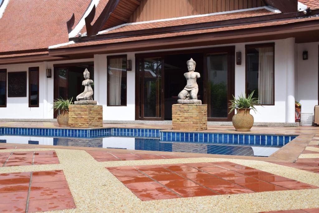 Sirinthara Villa | Rawai