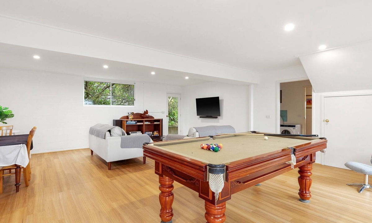 Sky Mirror Cottage | Rhyll