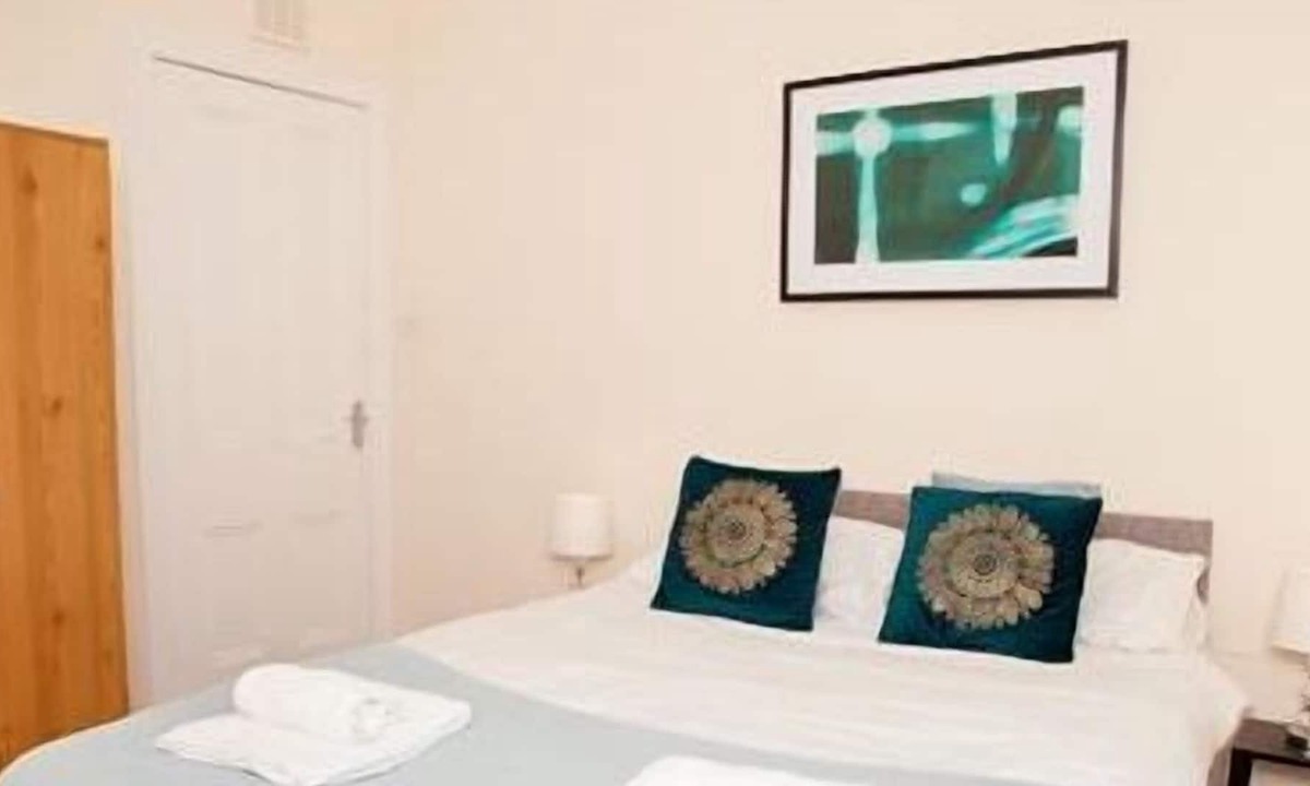 Snug Logie Baird | Helensburgh