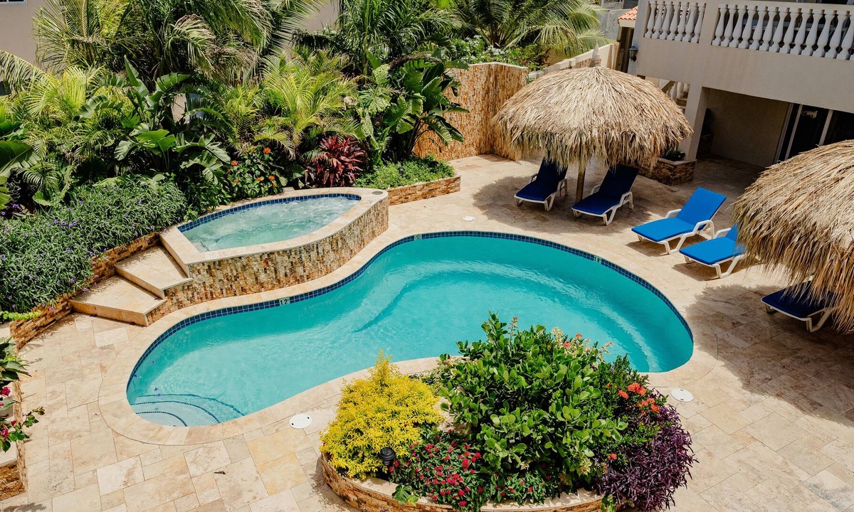 Garden Jacuzzi | Bubali