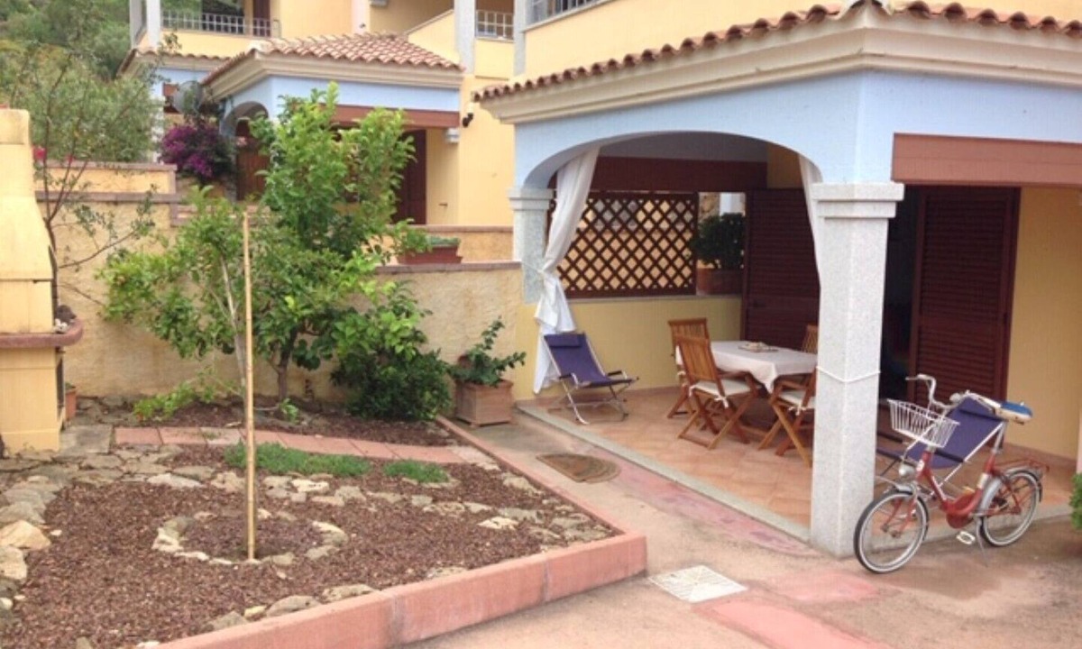 Holiday Terrace Garden | S'Iscala