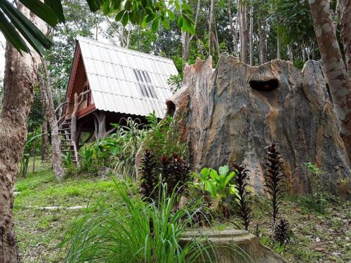 Treehouse Holidays | Ko Yao