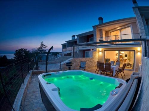 Villa Bobos Place Jacuzzi Sauna | Krizine
