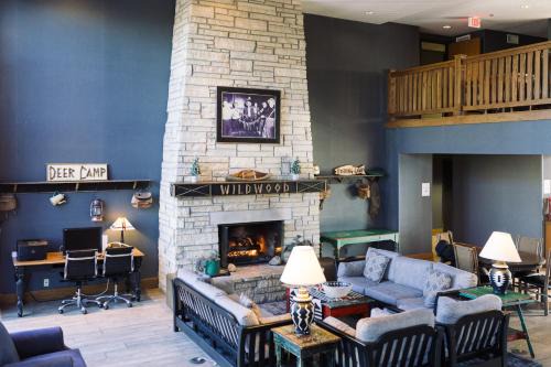 Wildwood Lodge | Clive