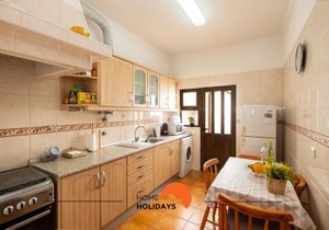 #003 Cottage By Home Holidays