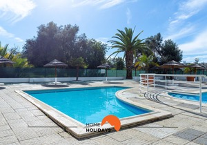 #048 Sunrise by Home Holidays