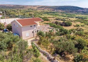 1 Bedroom Amazing Apartment In Kolan
