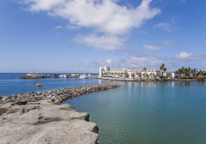 1 Bedroom Apartment Sleeps 4 Club Cala Blanca