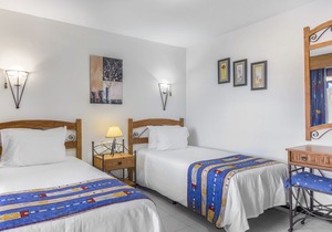 1 Bedroom Apartment Sleeps 4 Club Cala Blanca