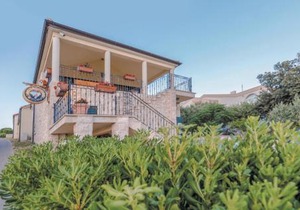 1 Bedroom Awesome Apartment In Kolan