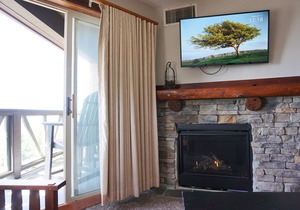 1 Bedroom RIMFIRE 305 HEART OF THE VILLAGE MOUNTAIN VIEWS