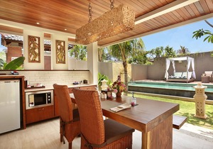 1 BR Suite Villa with a private pool, FREE return airport transfers
