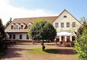 10 double rooms - Landhotel Neuwiese with traditional inn An der Mühle