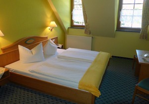 10 double rooms - Landhotel Neuwiese with traditional inn An der Mühle
