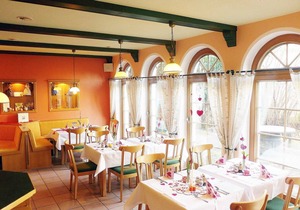 10 double rooms - Landhotel Neuwiese with traditional inn An der Mühle