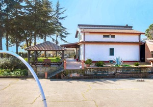 100 m² Apartment ∙ 1 bedroom ∙ 4 guests