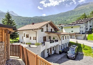 100 m² Apartment ∙ 3 bedrooms ∙ 8 guests